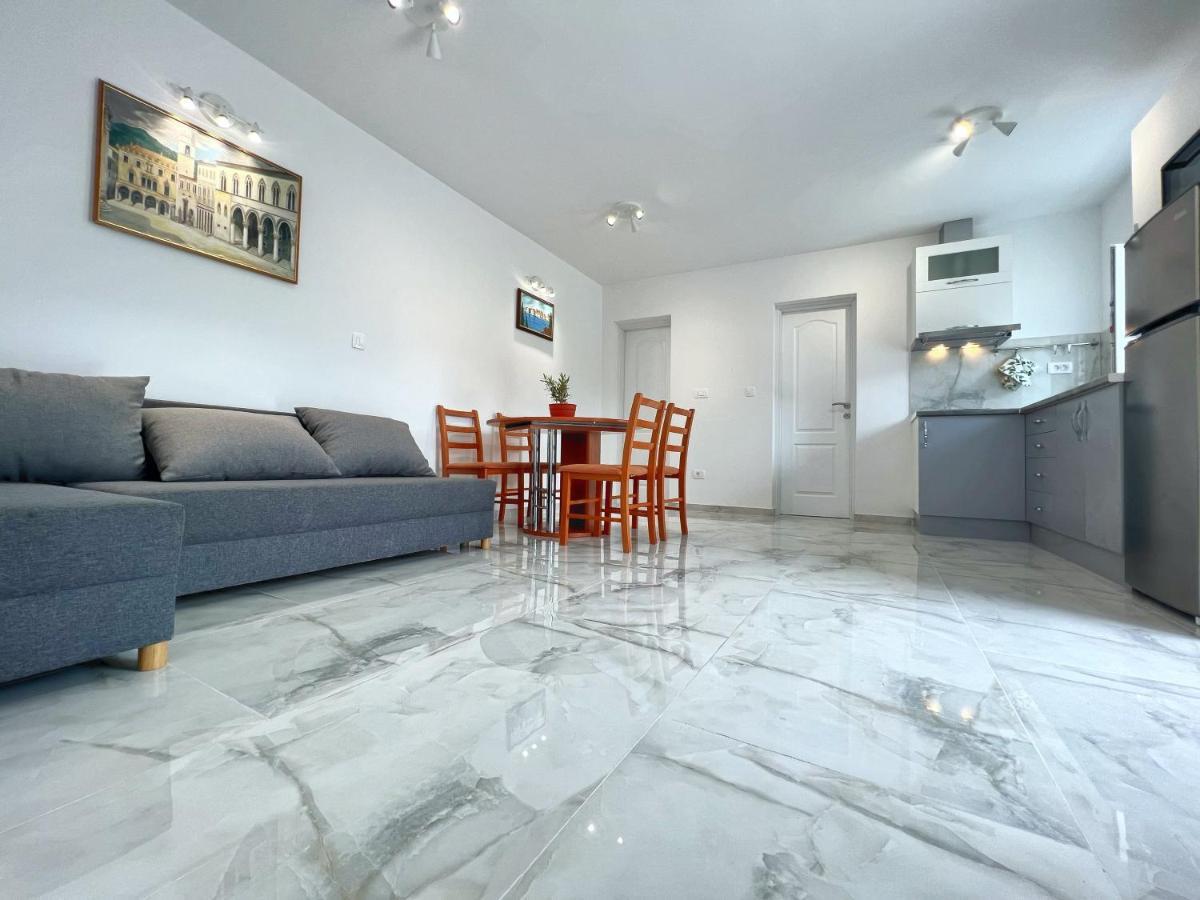 Apartman Laura Mlini Extérieur photo